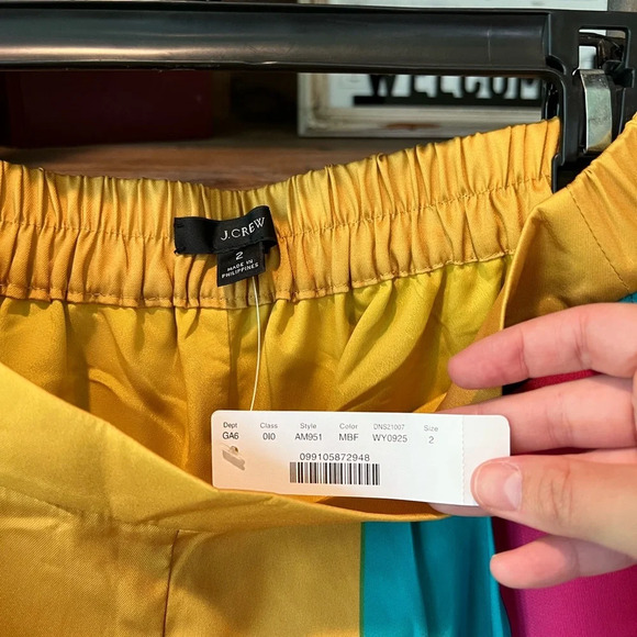 NWT J. Crew pull on short in Ratti squared away size 2 - Picture 7 of 7